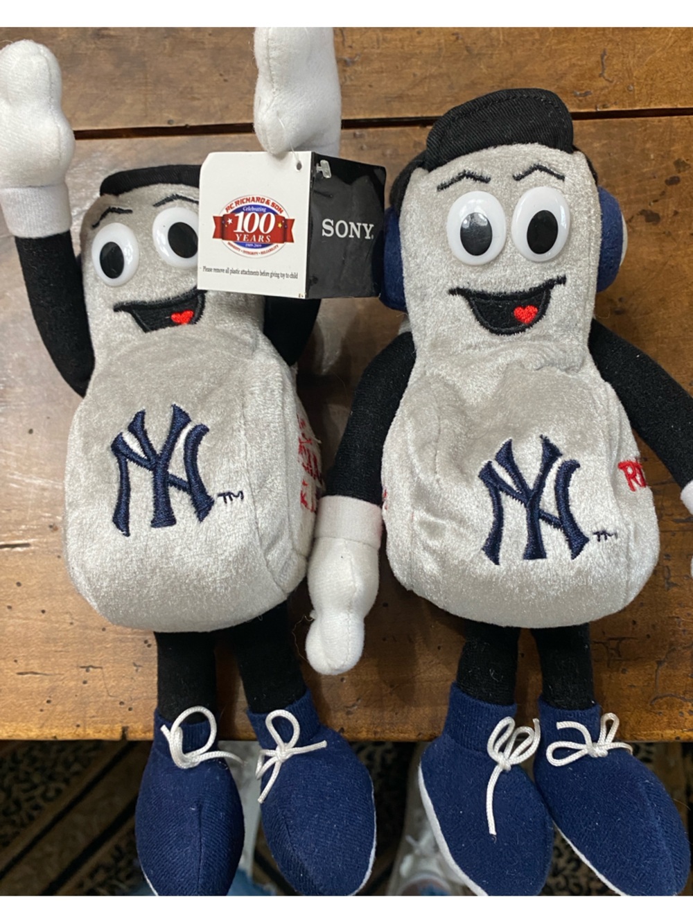Sony New York Yankees Plush Toy , “ WHISTLE” - Gray, Blue & Black
